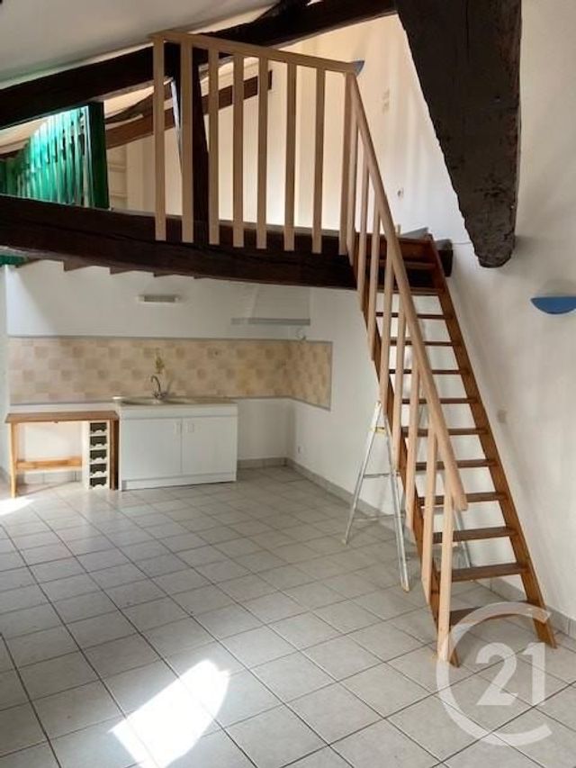 Appartement F1 à louer - 1 pièce - 44.8 m2 - VERDUN - 55 - LORRAINE - Century 21 L'Immobilière Saint Paul